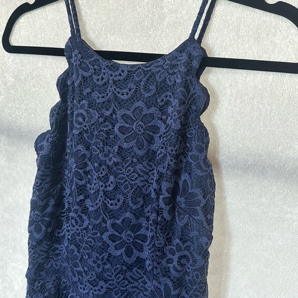 Lace party dress - Picture 3 of 5